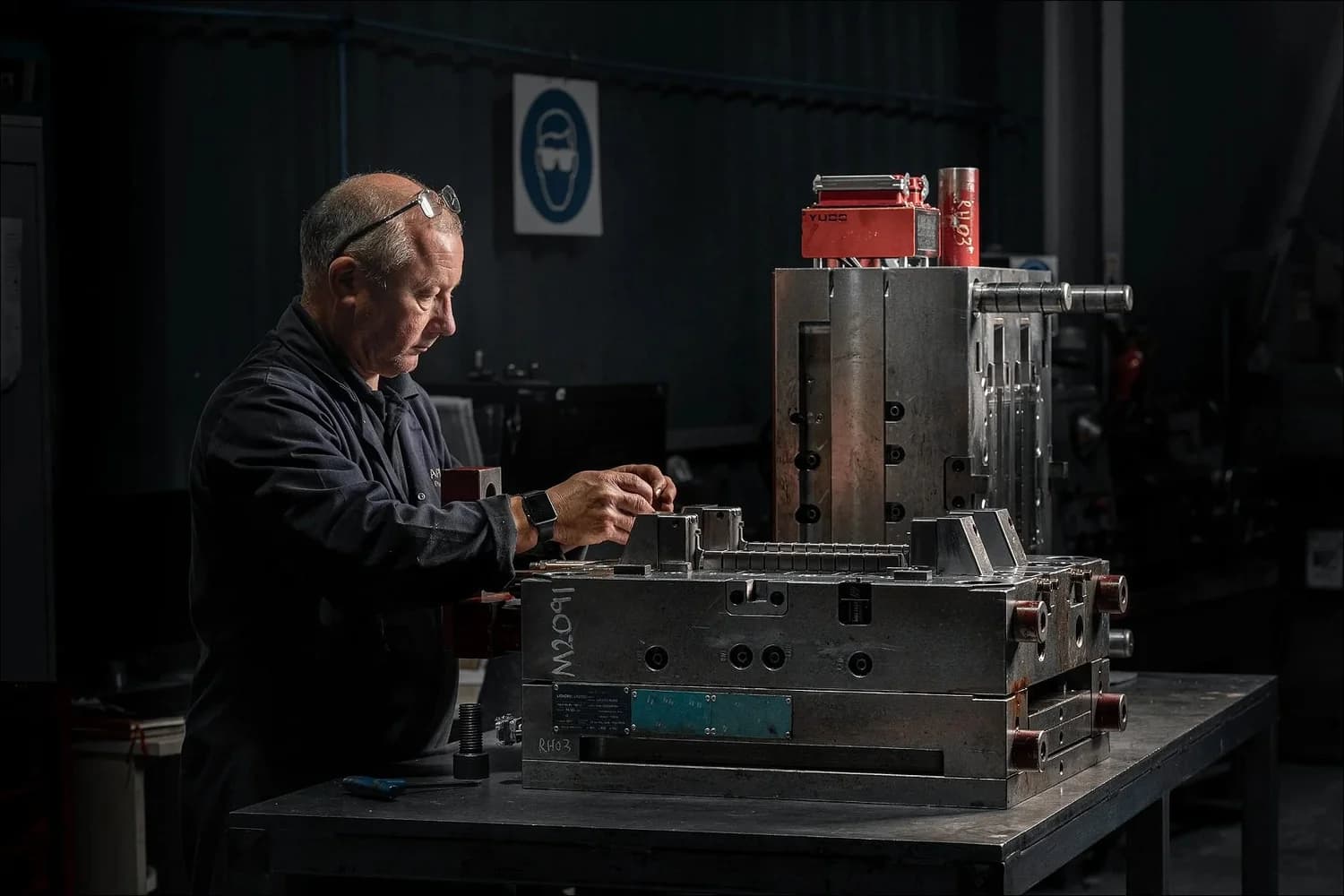 Injection mold tool machining workshop