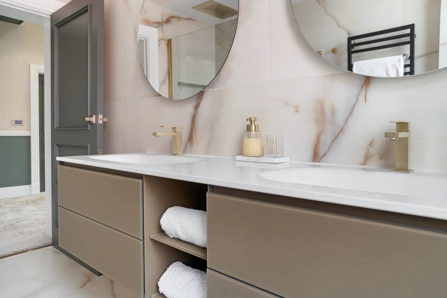 Architecture & Interiors photography by Rifkin & Livesey