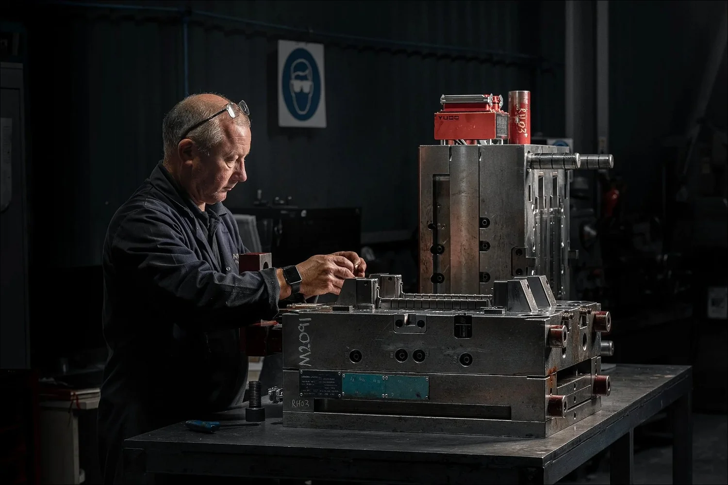 Injection mold tool machining workshop
