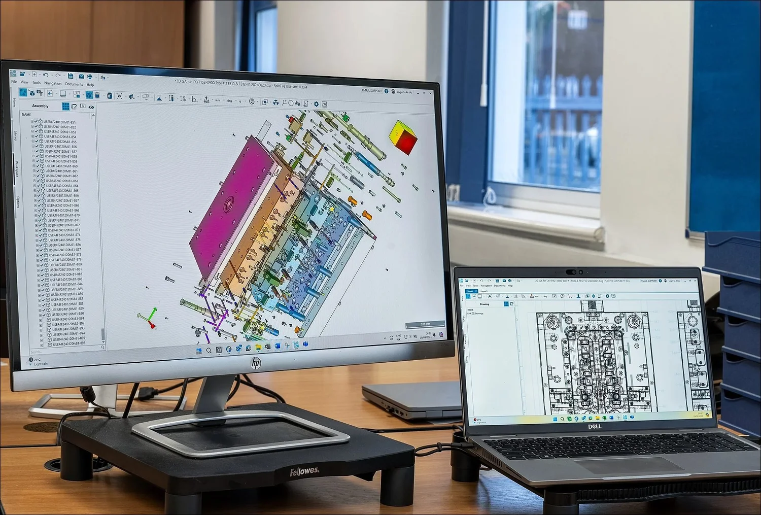 Dual screen cad model technical drawing