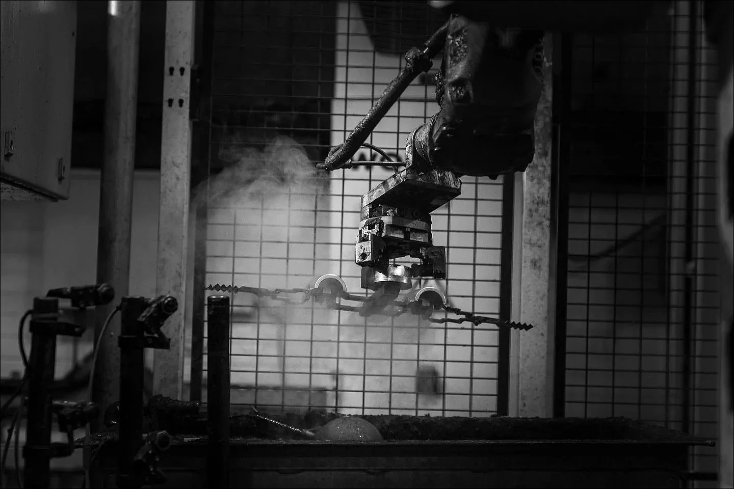 Robotic casting lift and steam vent accrington